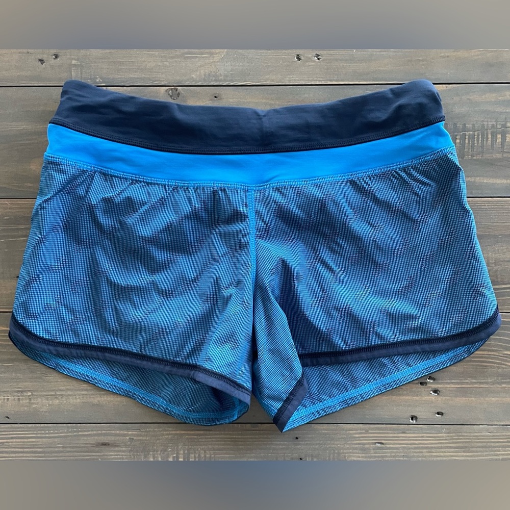 Lululemon shorts. Great condition Size 8. Small zipper pocket in back.